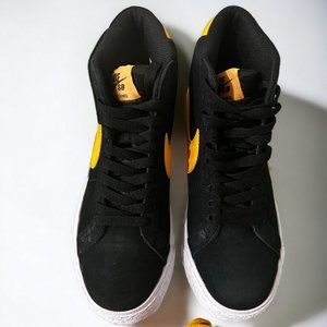 Nike SB Zoom Blazer Mid Black University Gold Sneakers